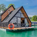 Villa Na Wodzie Fm - Czarna Perla *