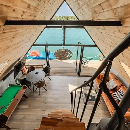 Na Wodzie Fm - Czarna Perla Villa