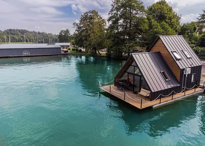 Na Wodzie -czarna Perła Mrągowo